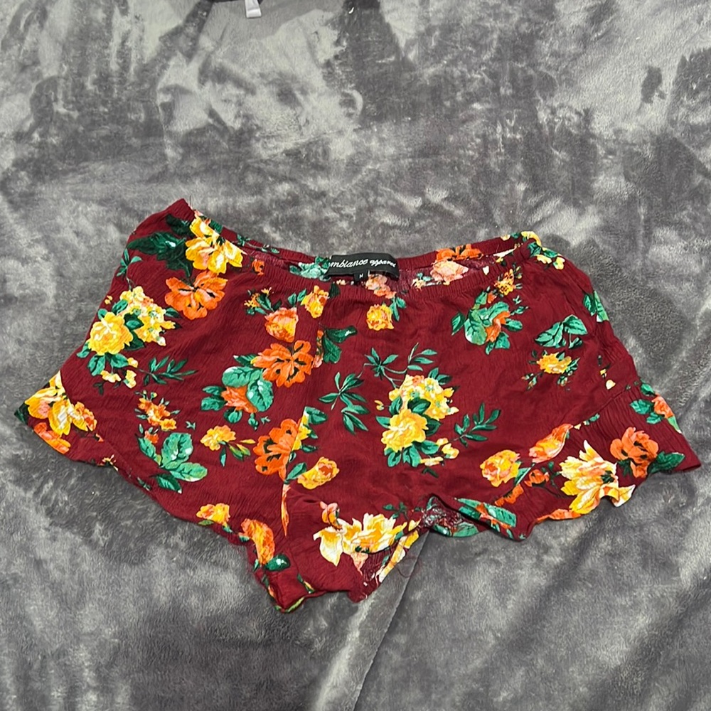 Ambiance Apparel: floral print in a size medium.